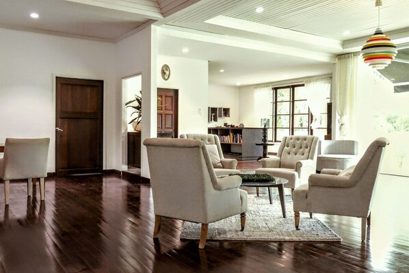 Sala de estar en el lobby