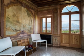 Interior - Villa d'Or, villa per famiglie vista Dolomiti (Mel)