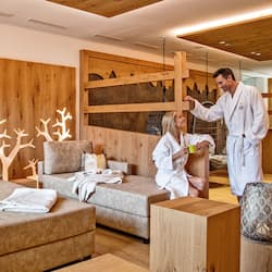Sauna, poreallas, höyrysauna, turkkilainen sauna, vartalohoitoja