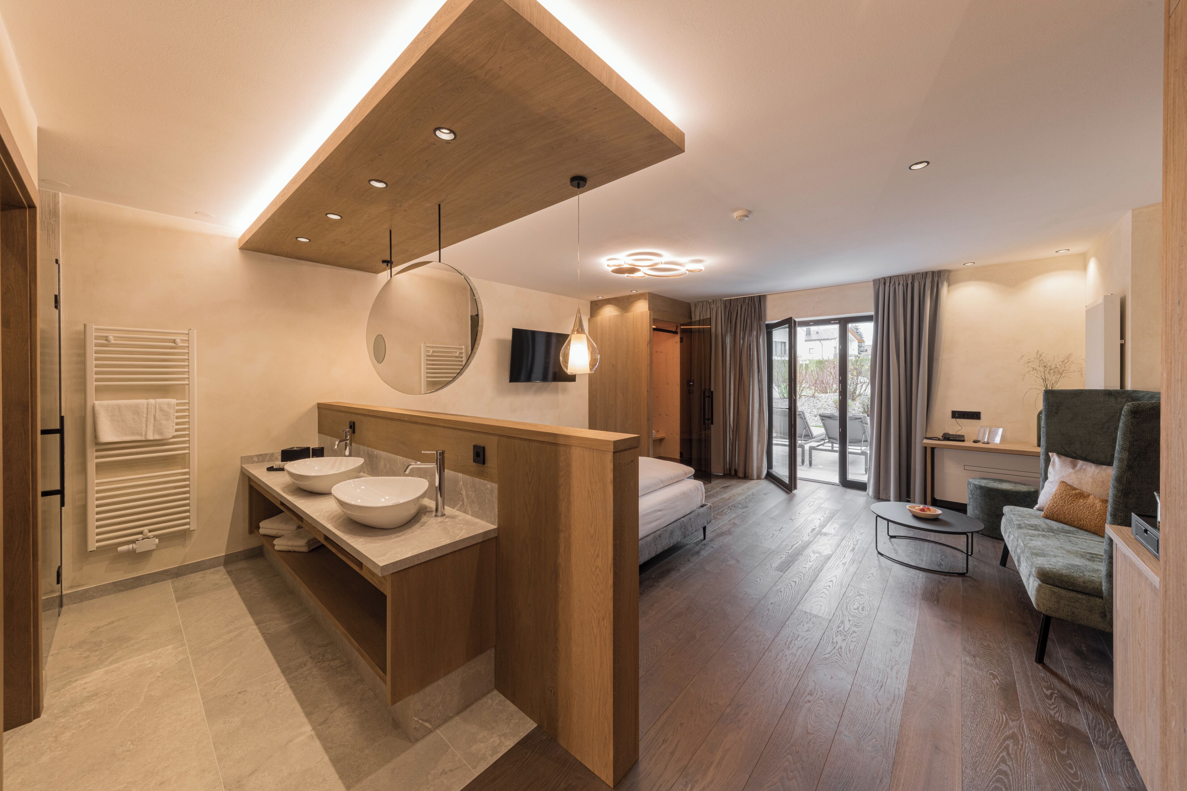 Santana Suite con terrazzo | 客房内保险箱、办公桌、笔记本电脑工作区、遮光窗帘