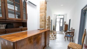 Sảnh tiếp tân