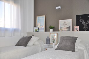 Standard Studio | Desk, iron/ironing board, free WiFi, bed sheets