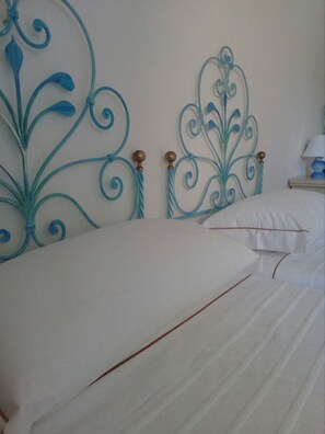 Frette Italian sheets, premium bedding, memory-foam beds, minibar - Mya Hotel Porto Cervo (Arzachena)