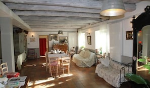 Flat-screen TV - Appartement Au bon Gré d'Hugoline (Blanzac)