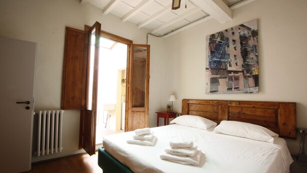 Unclassified image, 1 of 28, button - Artistic Flat in Oltrarno Florence (Florence)