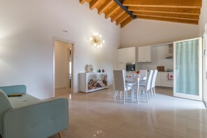 Apartment, 2 Bedrooms (Michelangelo) | Living area | 23-inch LCD TV with digital channels, TV - Cimadolmo Prosecco and History (Cimadolmo)