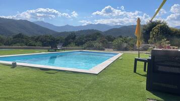 Piscine extérieure (ouverte en saison)