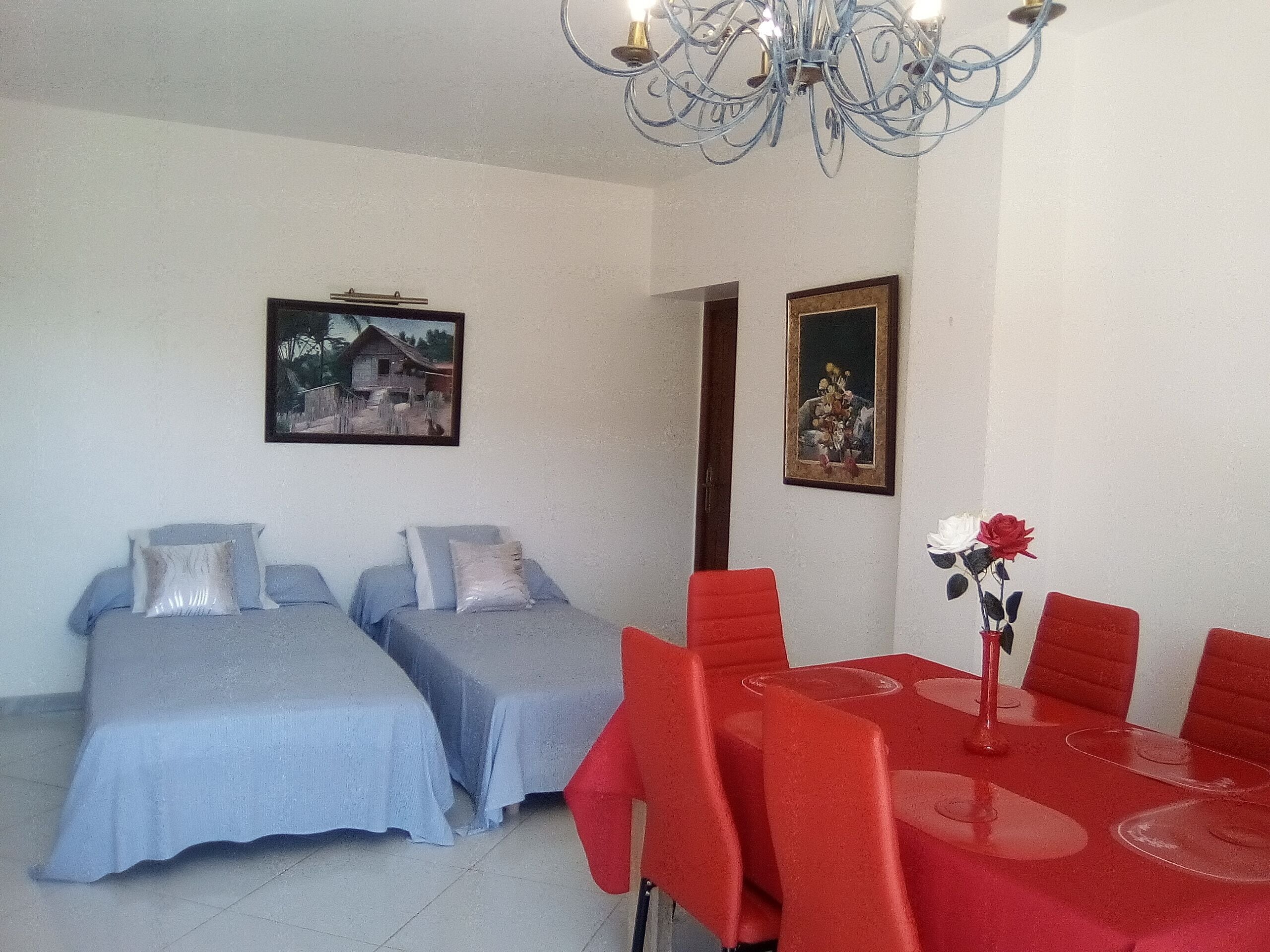 Apartamento familiar, baño privado, vistas a la montaña | Decoración individual, mobiliario individual, sistema de insonorización