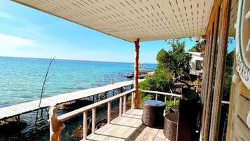 Air-con Bungalow Seaview | Terrasse/Patio