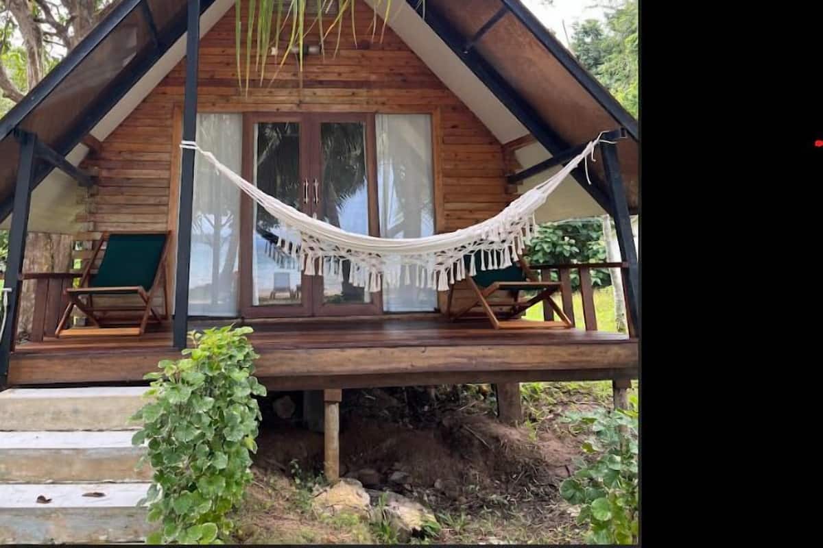 Air-con Bungalow Seaview | Free WiFi, bed sheets