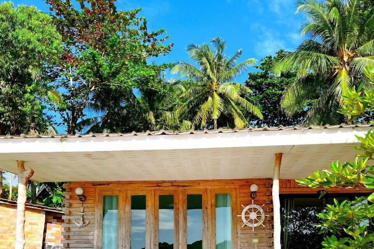 Bungalow sea view with bathtub | Wi-Fi de cortesia, roupa de cama