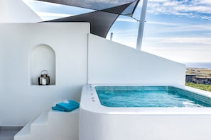 Private spa tub