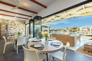 Breakfast, lunch and dinner served - Paradise Island Villas (Hersonissos)