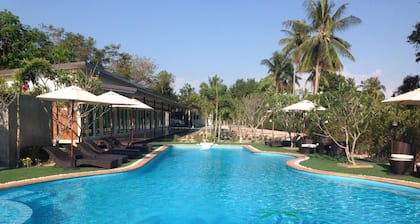Check In & Chill Out Laem Sok Pier