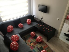 Apartment, 1 Bedroom | Living room