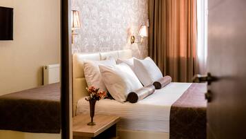 Comfort-Apartment, 2 Schlafzimmer, Balkon | Zimmersafe, individuell dekoriert, Verdunkelungsvorhänge