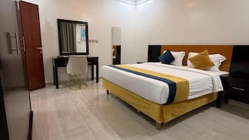 Desk, soundproofing, iron/ironing board, free WiFi