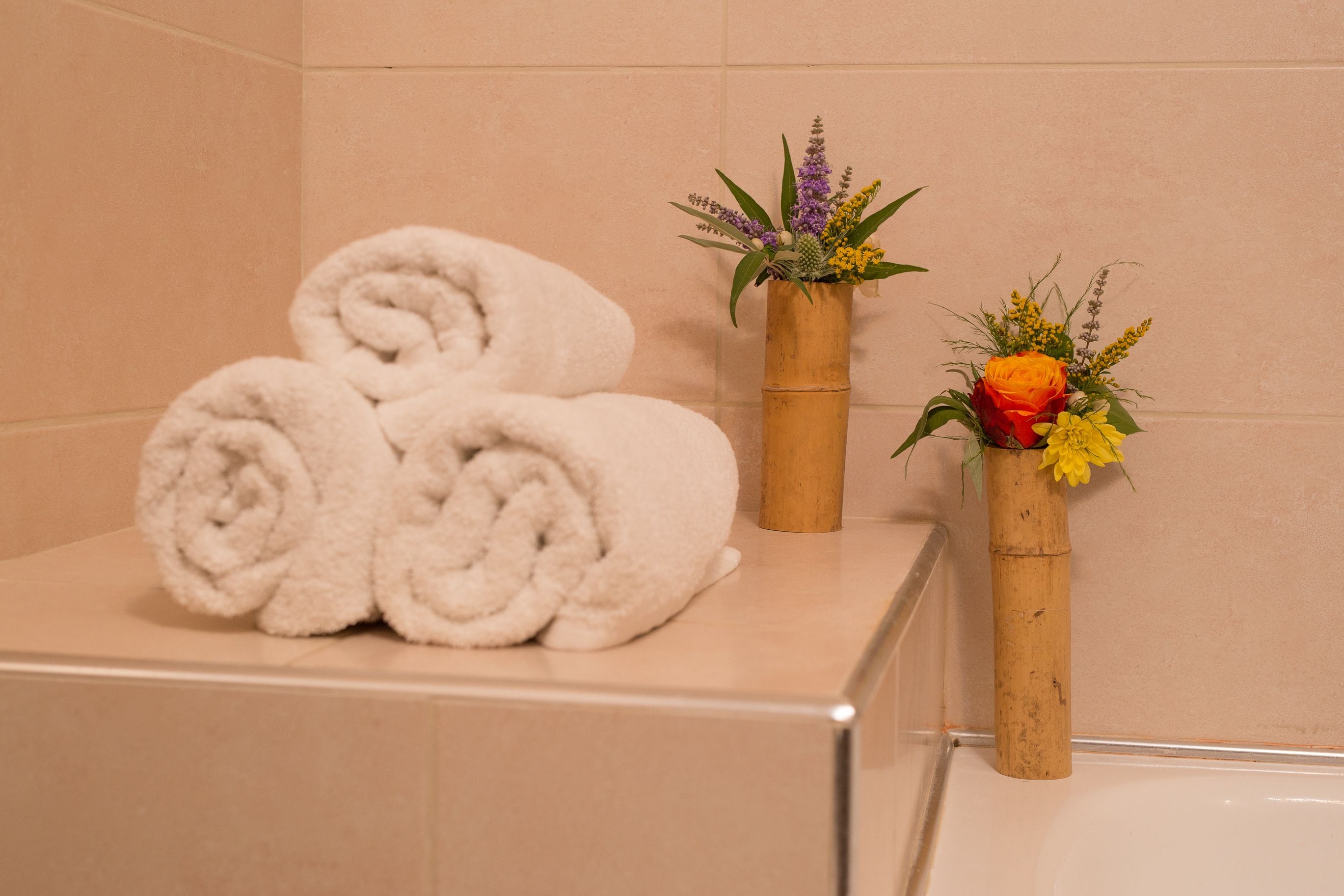 family room, sea view, poolside | 1 bedroom, minibar, in-room safe, individually furnished