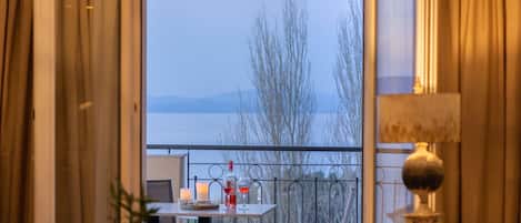 Junior Suite, 1 Bedroom, Sea View | Living room | 32-inch Smart TV with satellite channels, TV