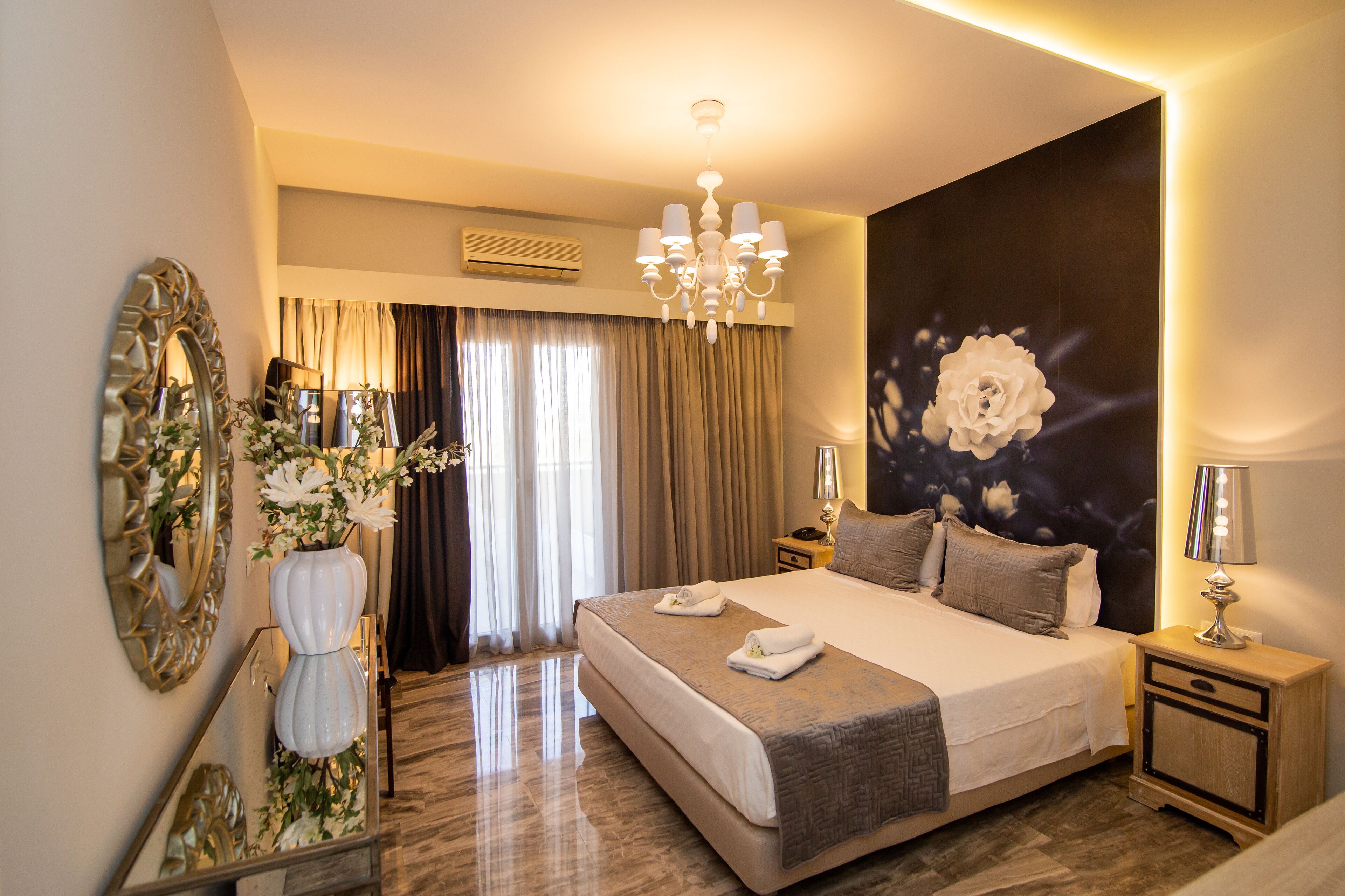 junior suite, 1 bedroom, sea view | 1 bedroom, minibar, in-room safe, individually furnished