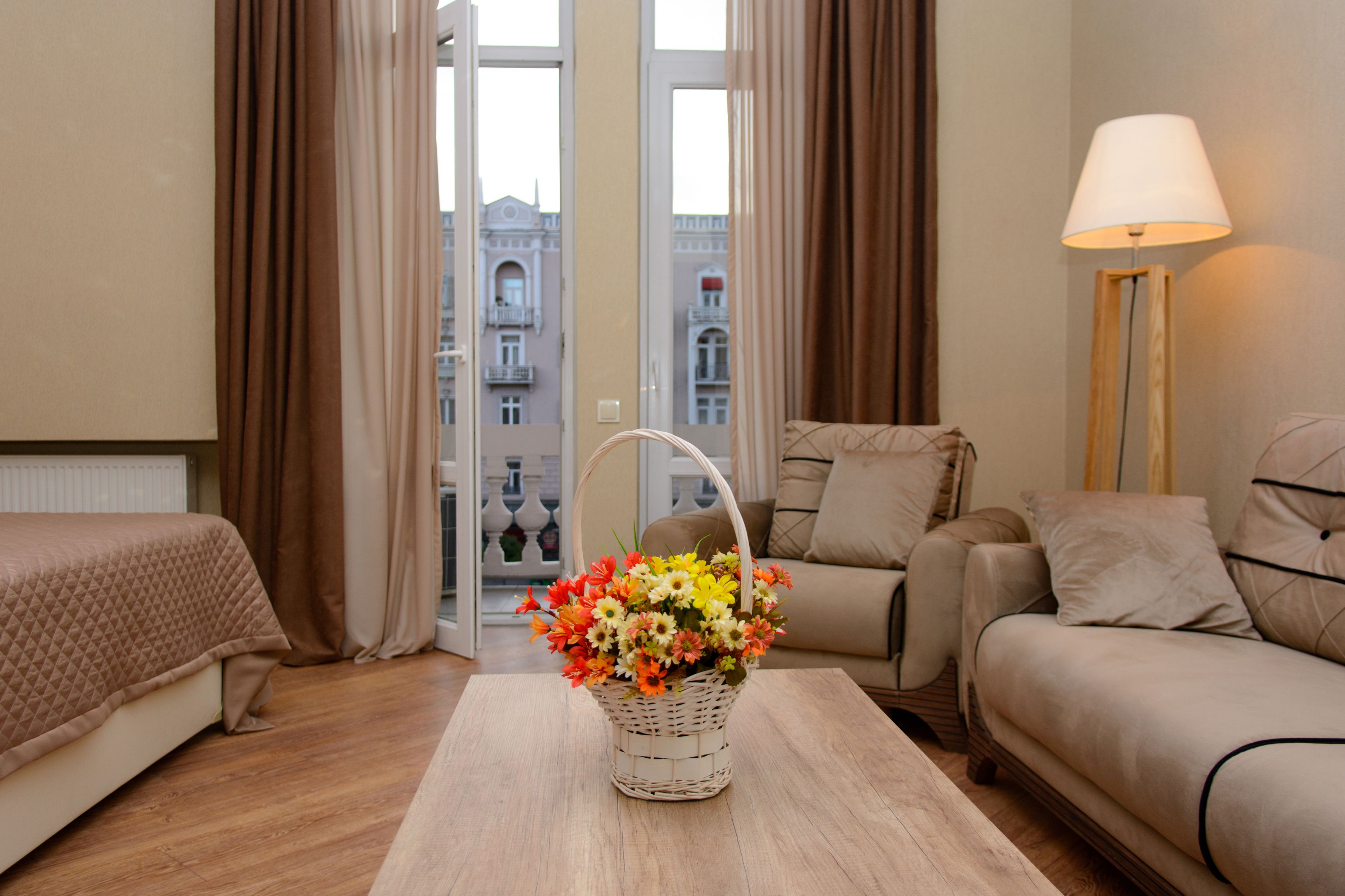 슈피리어 아파트, 침실 2개, 발코니 | 고급 침구, 각각 다르게 가구 비치, 방음 설비, 다리미/다리미판