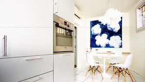 Apartment, 1 Bedroom | Private kitchen | Stovetop, cookware/dishes/utensils - Lungarno Vespucci Elegance in Florence (Florence)
