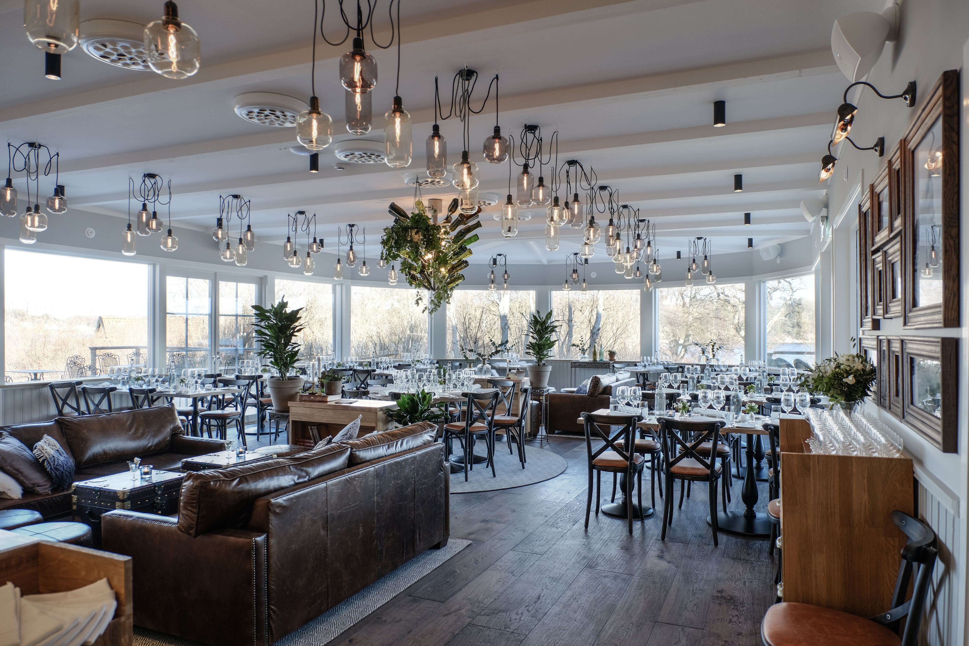 Lunch and dinner served, local cuisine