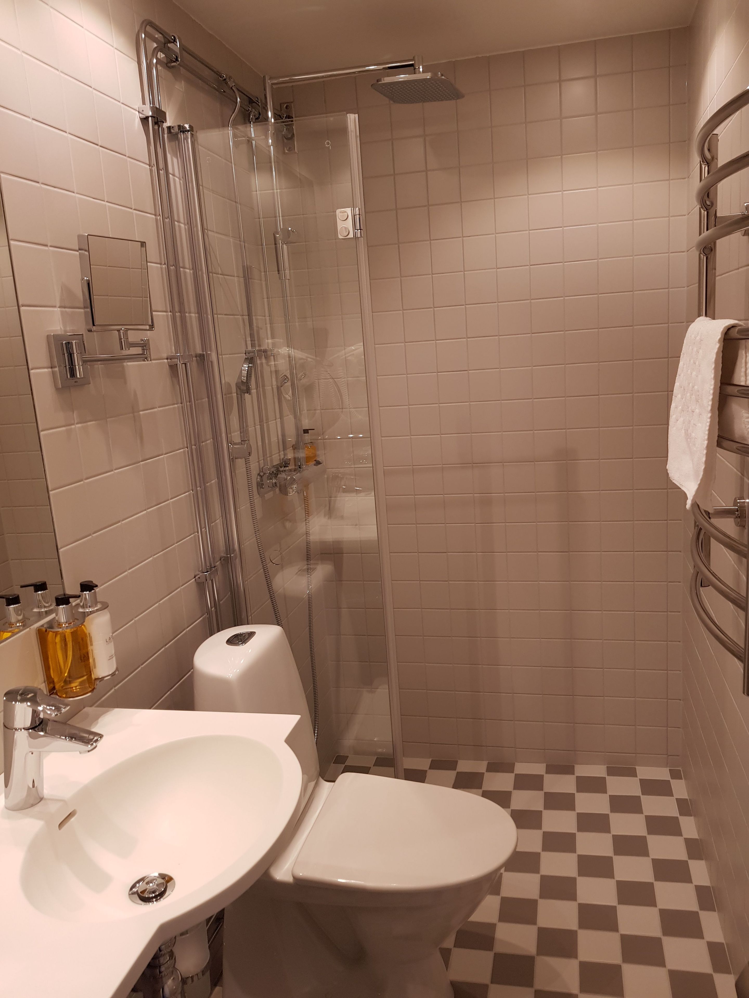 shower, free toiletries, hair dryer, bathrobes