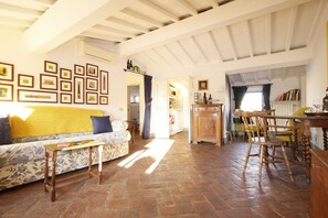 Unclassified image, 5 of 21, button - A room with a view in Florence (Florence)