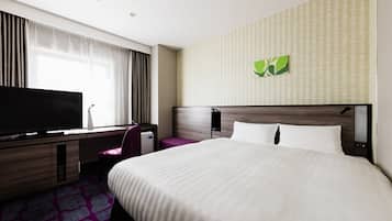 Blackout drapes, WiFi (free), bed sheets