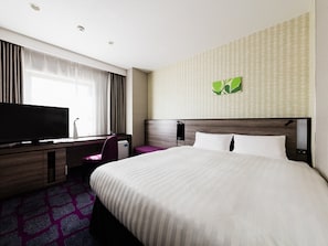 Blackout curtains, free WiFi, bed sheets - JR East Hotel Mets Urawa (Saitama)