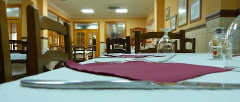 Café da manhã, almoço e jantar