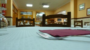 Frühstück, Mittagessen und Abendessen
