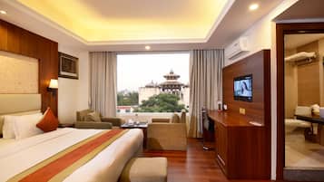 Panoramic Suite, 1 Bedroom, City View | Room amenity