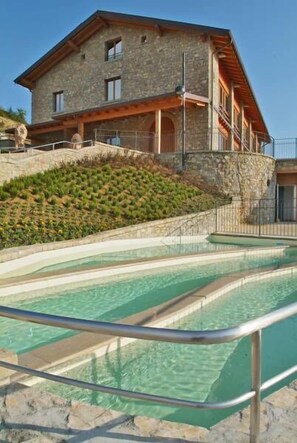 Fountain - HOTEL FONTANA SANTA (Grumello del Monte)