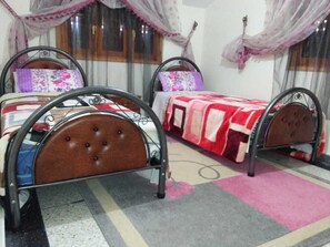 3 chambres, fer et planche à repasser, Wi-Fi gratuit