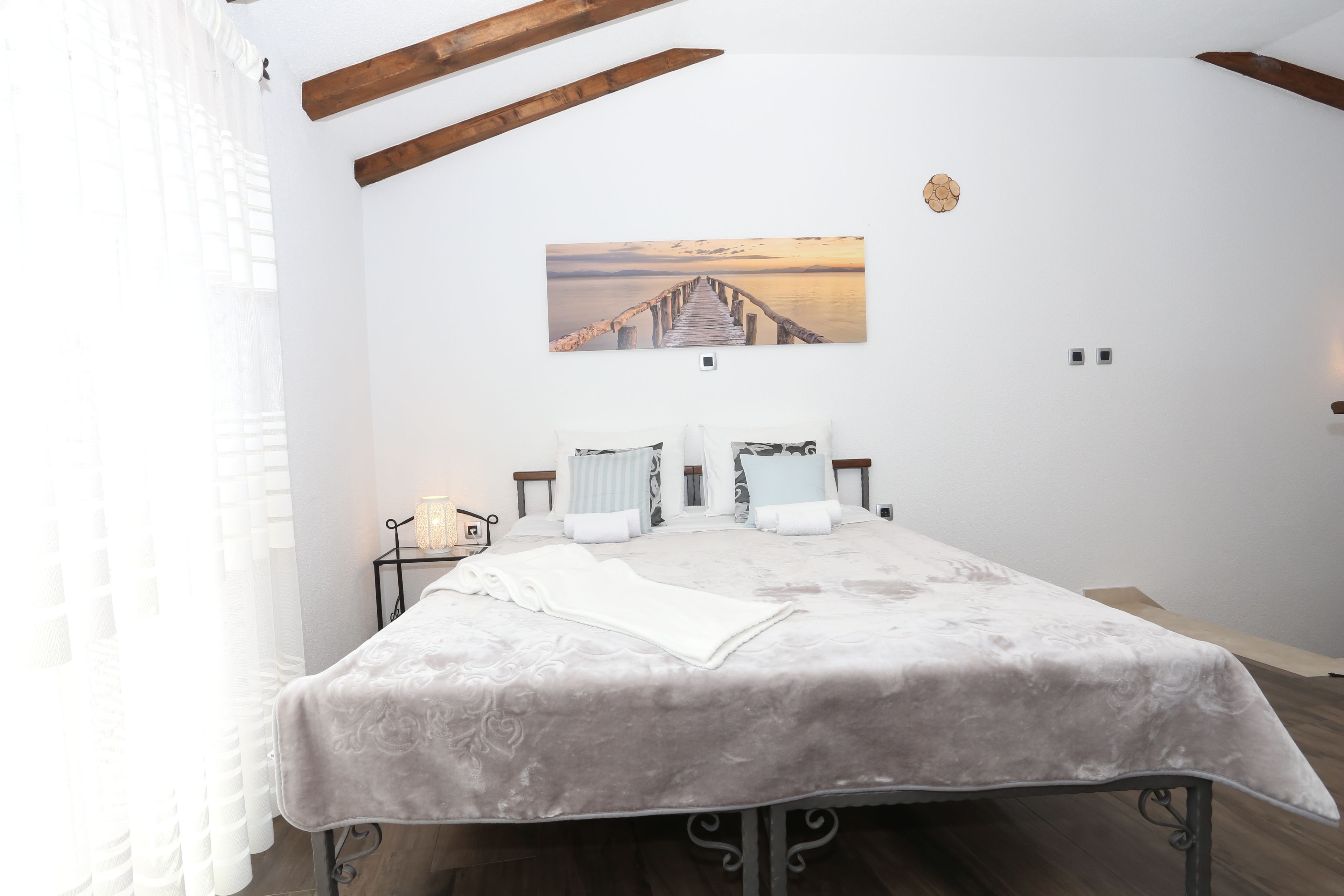 Una cassaforte in camera, una scrivania, Wi-Fi gratuito, lenzuola