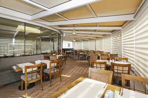 Desayuno buffet incluido todos los días