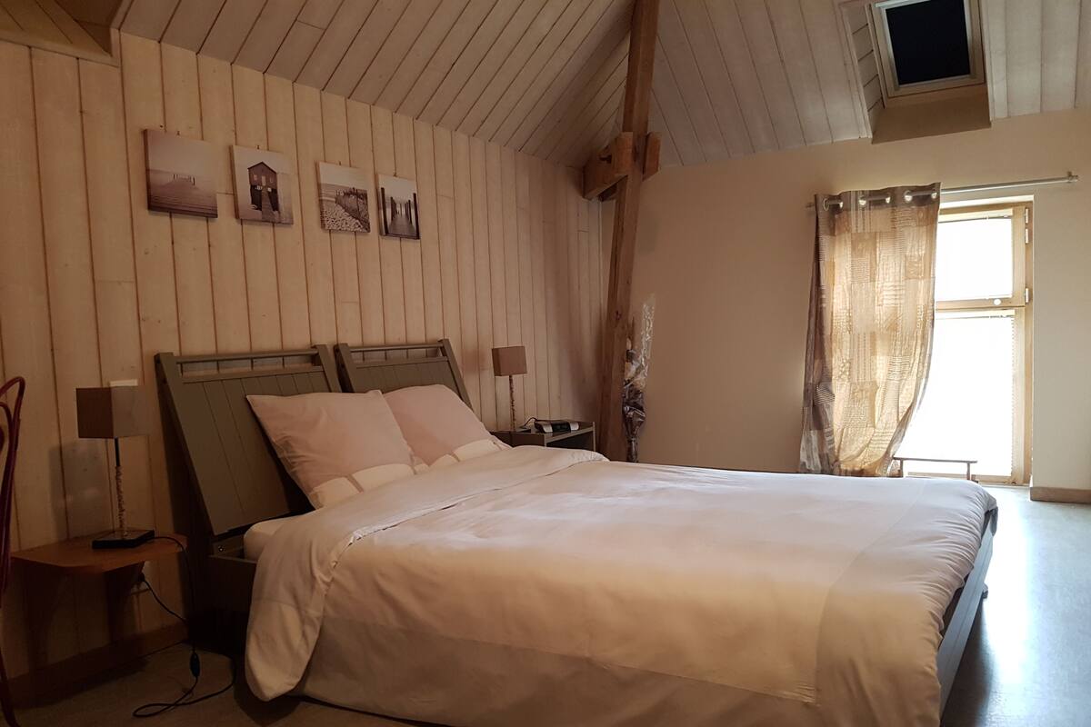 Double Room (1) | Cadar kapas Mesir, peralatan tempat tidur premium, bar mini percuma