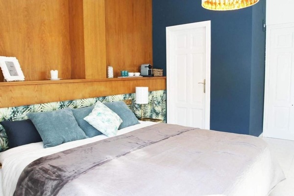 Superior Room, 1 King Bed | Blackout drapes, WiFi (free), bed sheets