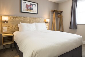 Double Room | Desk, iron/ironing board, free cribs/infant beds, free WiFi - Raven’s Cliff, Motherwell by Marston's Inns (Motherwell)