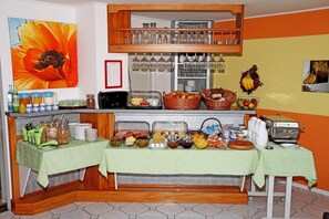 Daily buffet breakfast (EUR 12.5 per person)