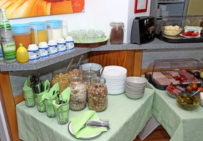 Daily buffet breakfast for a fee - Europa Hotel (Saarbrücken)
