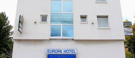 Façana frontal de l'allotjament