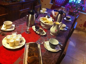 Free daily continental breakfast