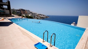Outdoor pool, pool umbrellas, pool loungers - Important Group Villa BD314 2 Bedrooms (Bodrum)