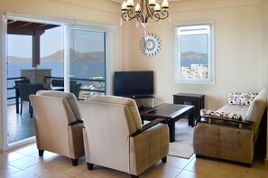 Villa | Vardagsrum | LCD-tv