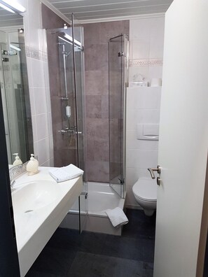 Chambre Double Confort | Salle de bain