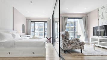 New Rose Hua Hin (One Bedroom Condo) | Living area | 40-inch flat-screen TV with cable channels, TV