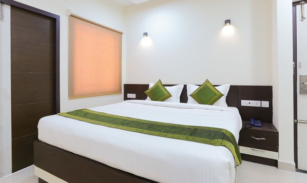Desk, iron/ironing board, free WiFi, bed sheets
